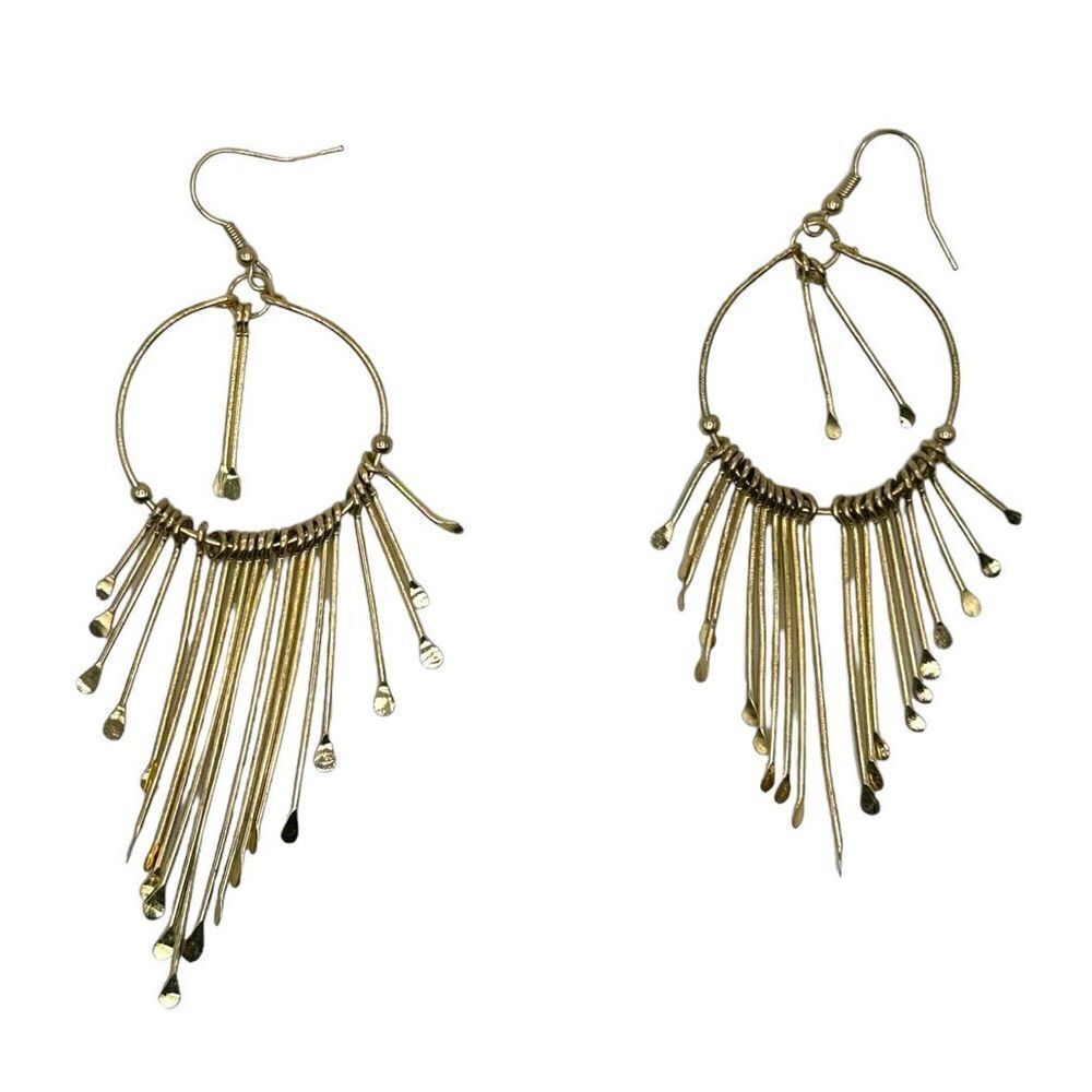 Gold toned circle dangly statement earrings ❤️2/$10 or 5/$20❤️